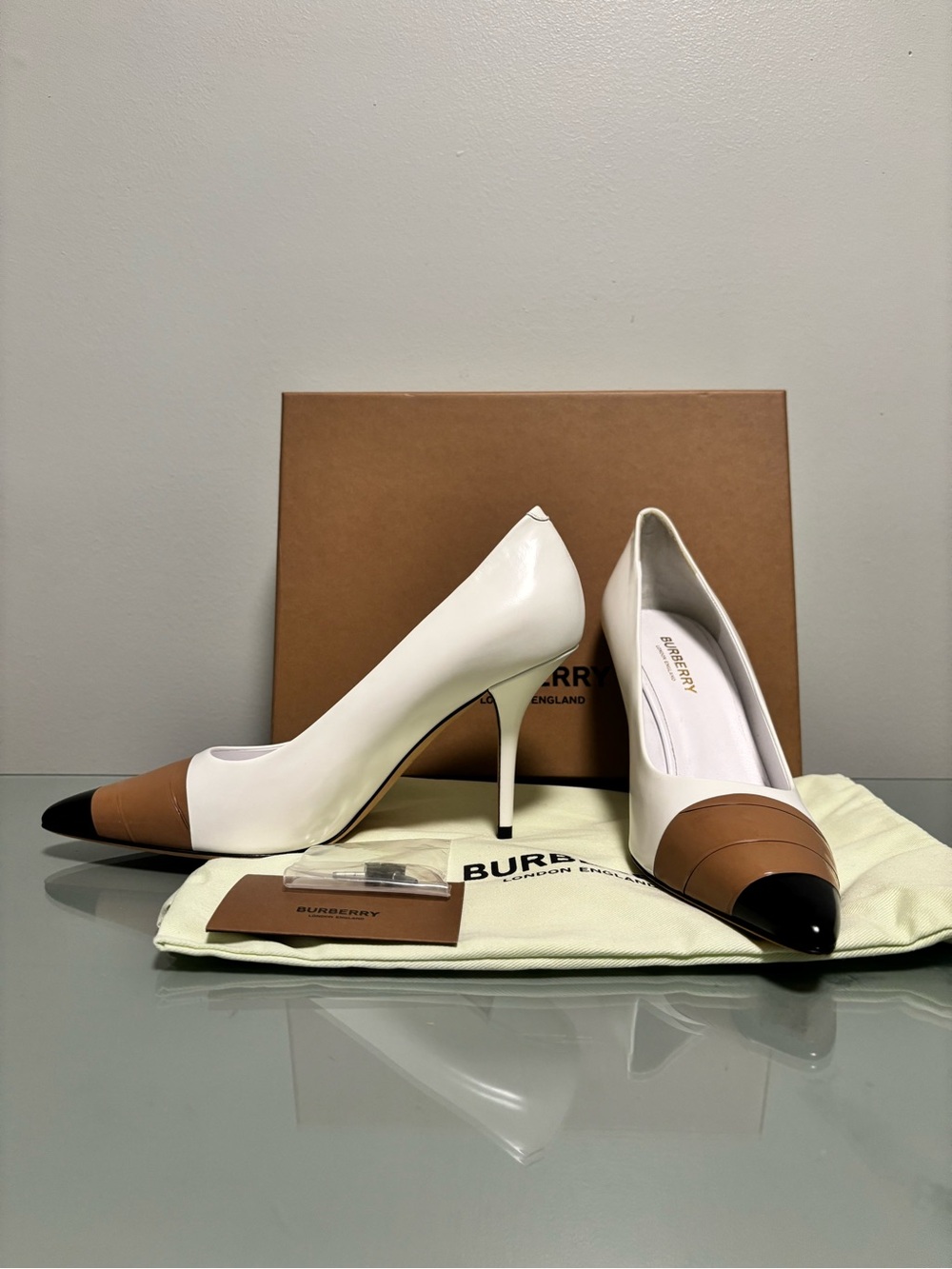 Burberry White Leather Pointed-Toe Pumps with Tan Bands and Black Cap